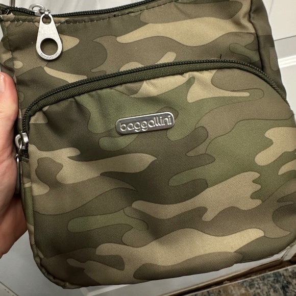 Baggallini Joey Bag - Olive Camo - Picture 1 of 5